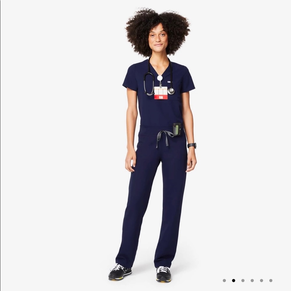 Figs Livingston Navy scrub pant **NWOT**